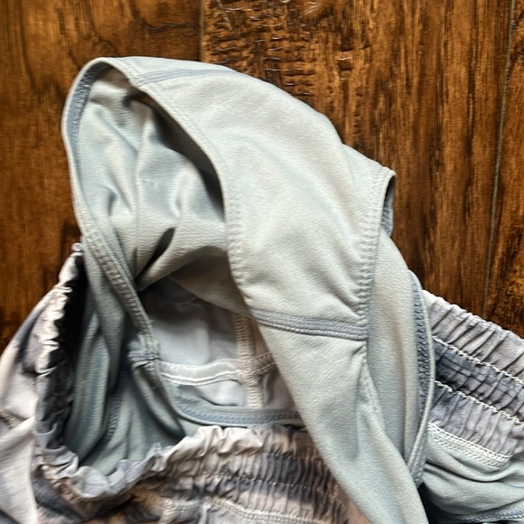 Athleta Racer Run Tie Dye shorts, size XS - Picture 8 of 10